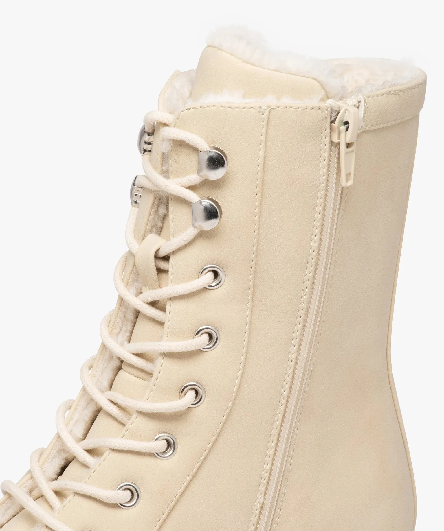 Boots fourrées femme dessus uni en suédine et à talon large beige