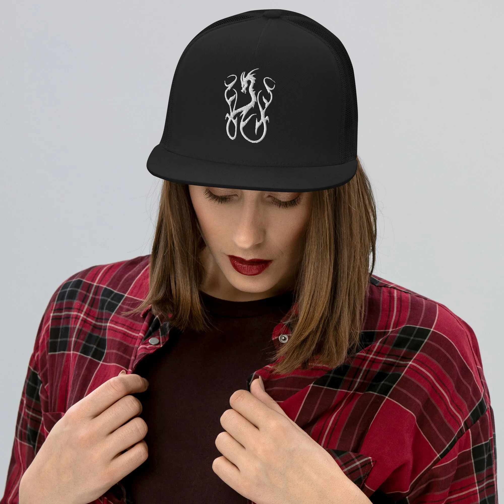 Casquette Trucker Dragon tribal blanc