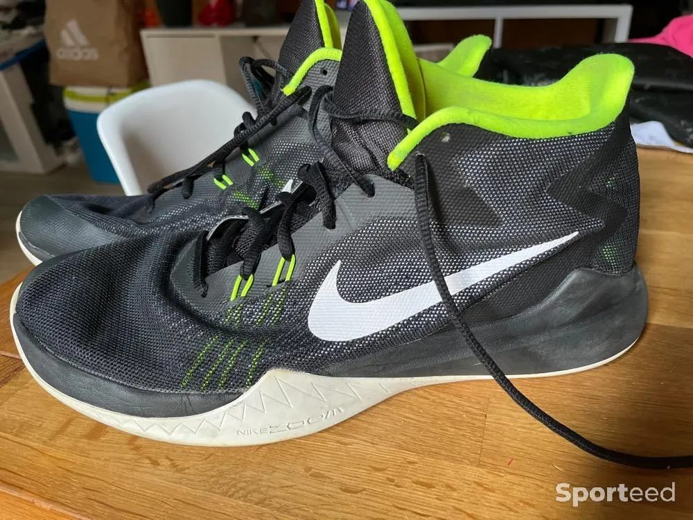 Chaussure de basketball  d'occasion Ajouté le : 06/08/2022
