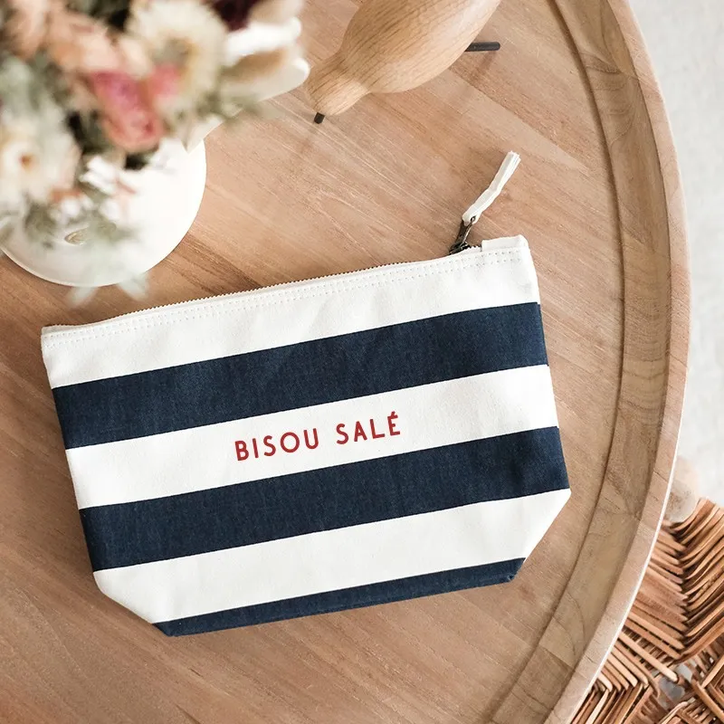 Pochette marinière brodée Bisou salé