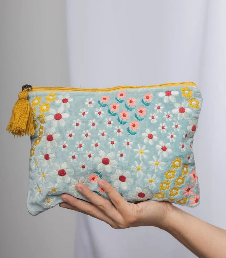 Pochette Velours Motif Fleuri Ciel